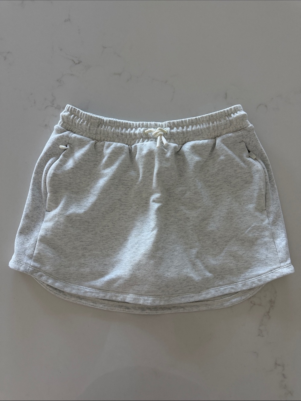 Athleta Girl Heather Creamy/Gray Skirt